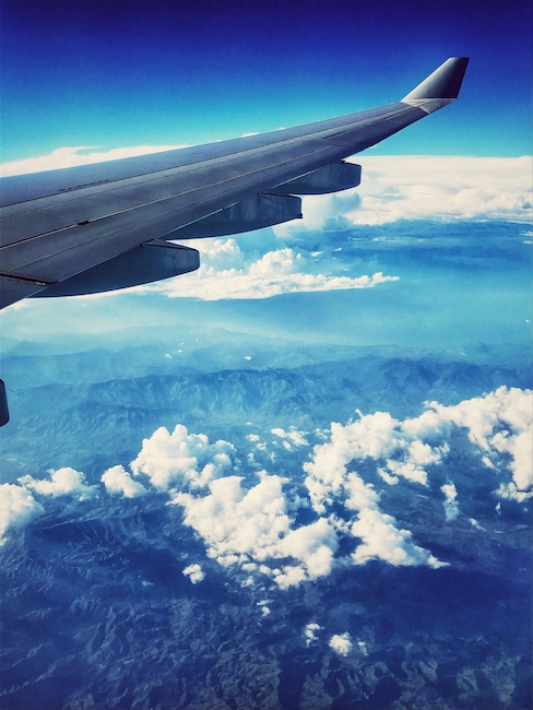 Die Berge im Norden von Guatemala aus dem Flugzeugfenster